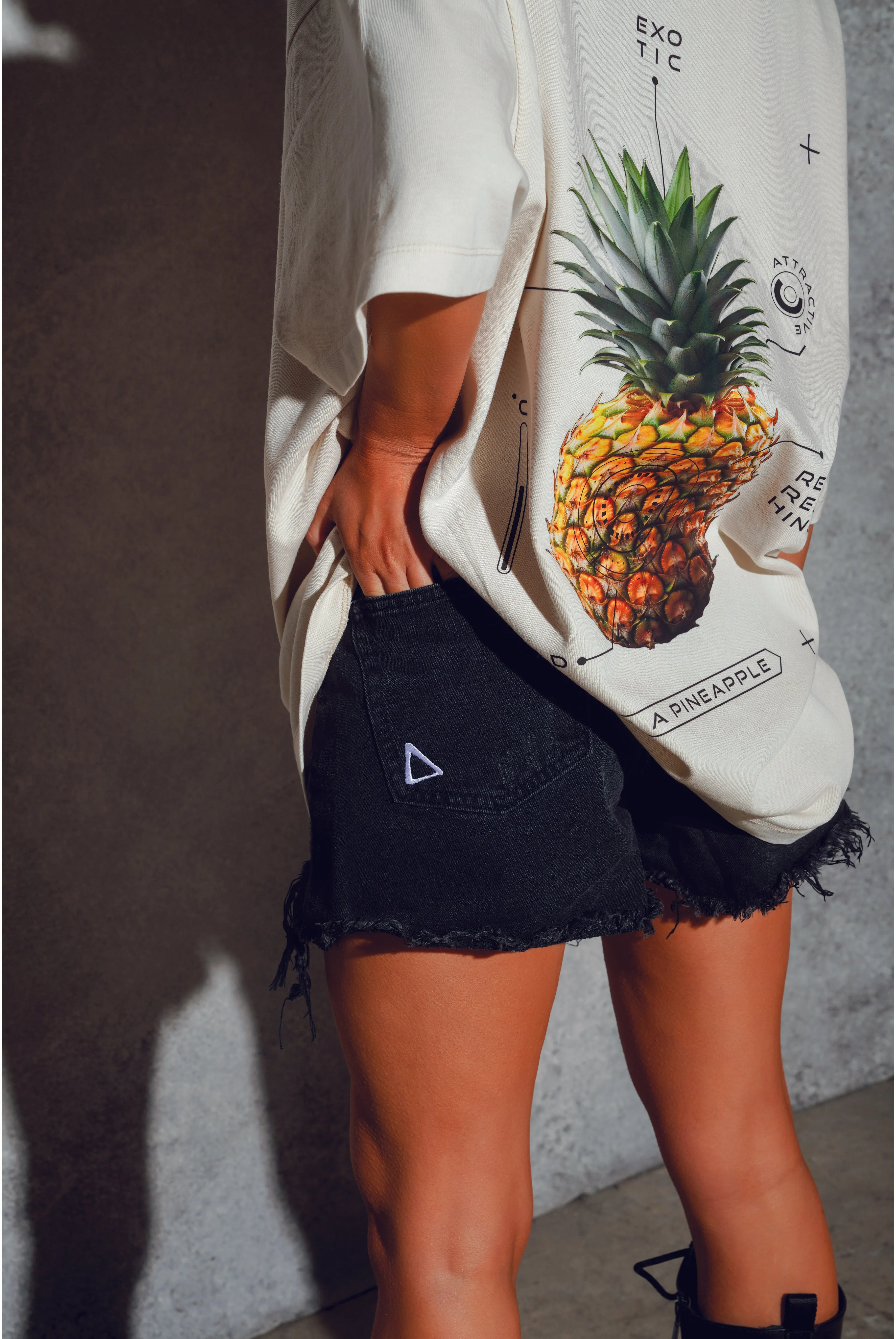 BE A PINEAPPLE  women oversized t-shirt