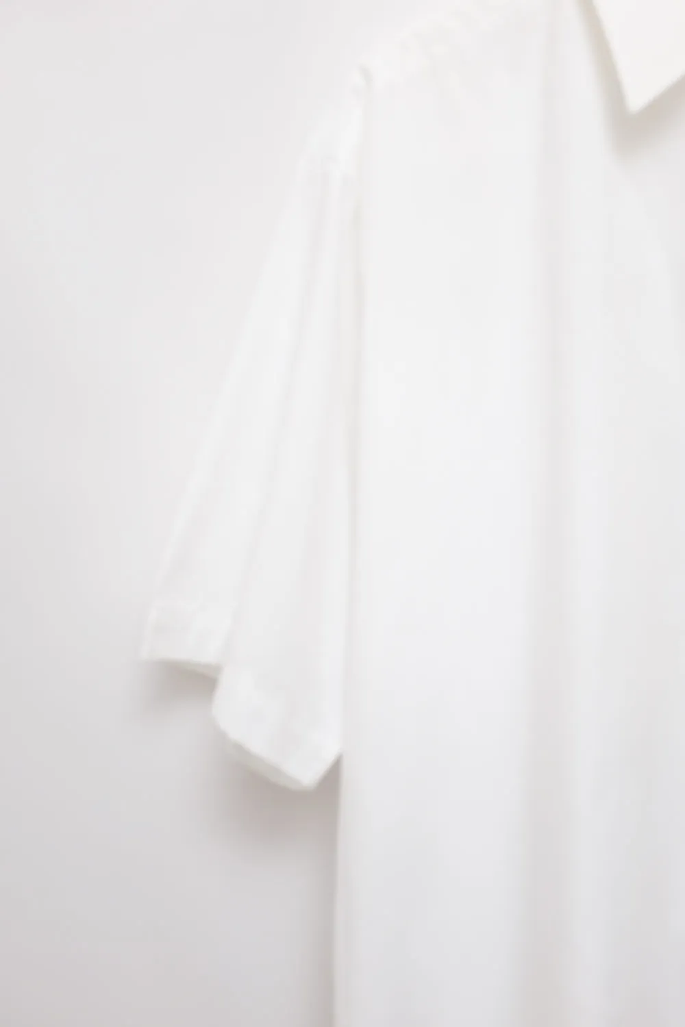 CLASSY SHORT ARMS WHITE OVERSIZE SHIRT